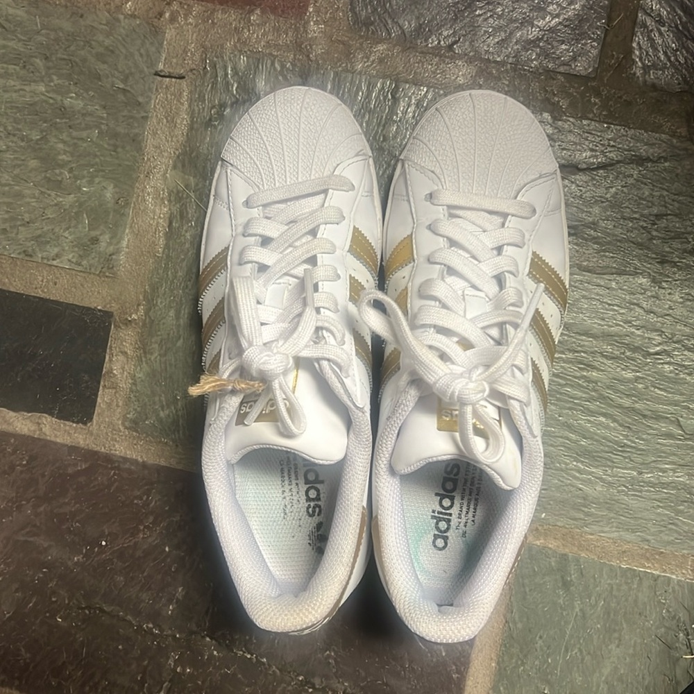 Adidas size 8 shoes